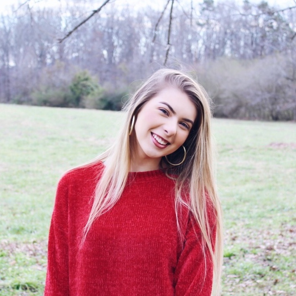 Meet your Posher, Caitlyn